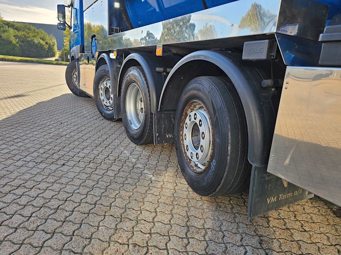 Bild 37 - Volvo FM500 8X2-6 Saugwagen